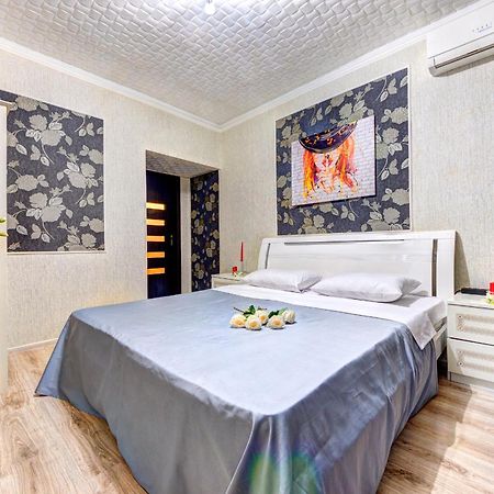 Апартаменти 4-Кімнатні Поруч З Метро Золоті Ворота Kyiv Exterior foto